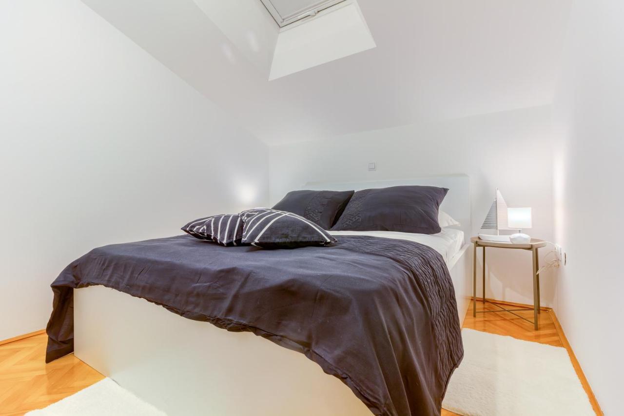 Omis Wind Rose Apartment Bagian luar foto