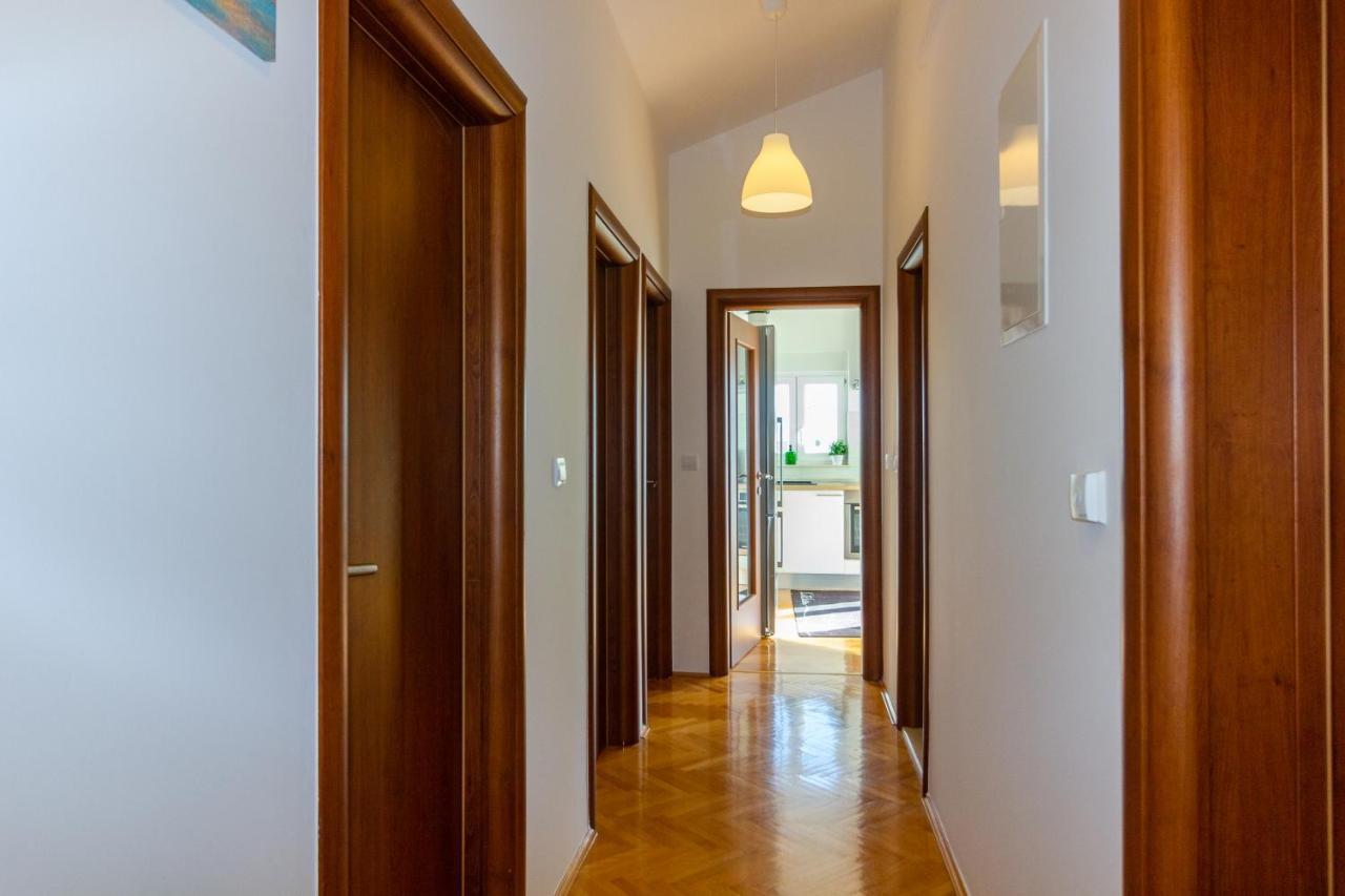 Omis Wind Rose Apartment Bagian luar foto