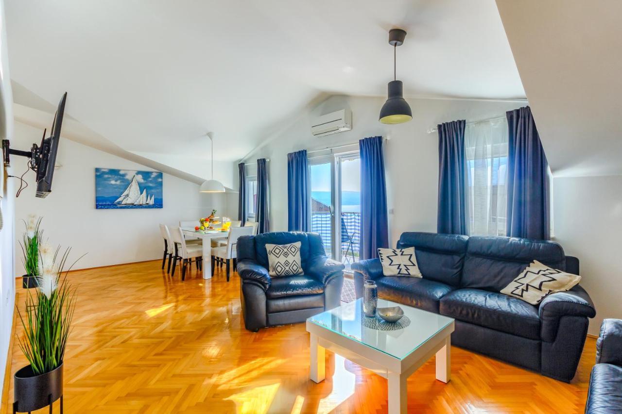 Omis Wind Rose Apartment Bagian luar foto