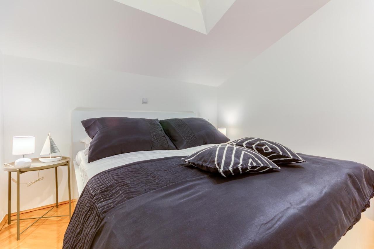 Omis Wind Rose Apartment Bagian luar foto