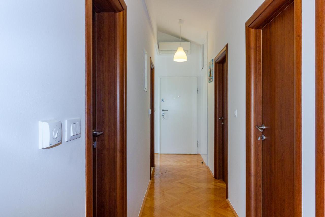 Omis Wind Rose Apartment Bagian luar foto