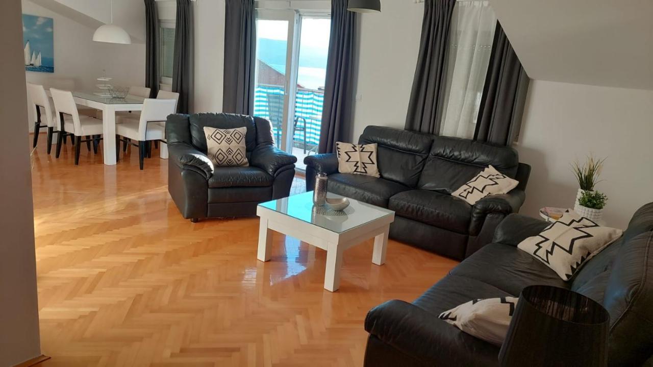 Omis Wind Rose Apartment Bagian luar foto