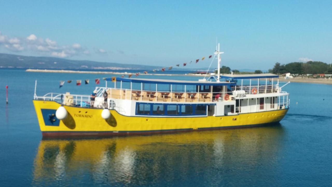 Omis Wind Rose Apartment Bagian luar foto