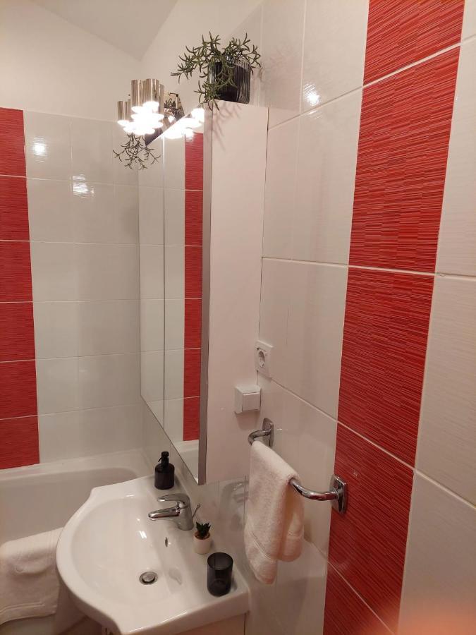 Omis Wind Rose Apartment Bagian luar foto